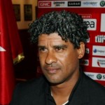 Frank Rijkaard firma por el Galatasaray